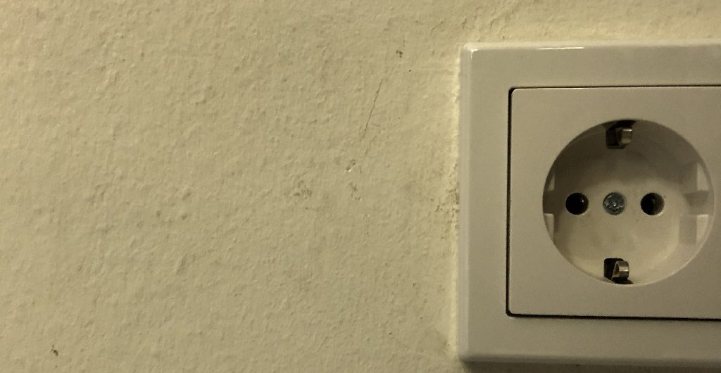 Steckdose als Sinnbild für Spendenaktion Handyladestation